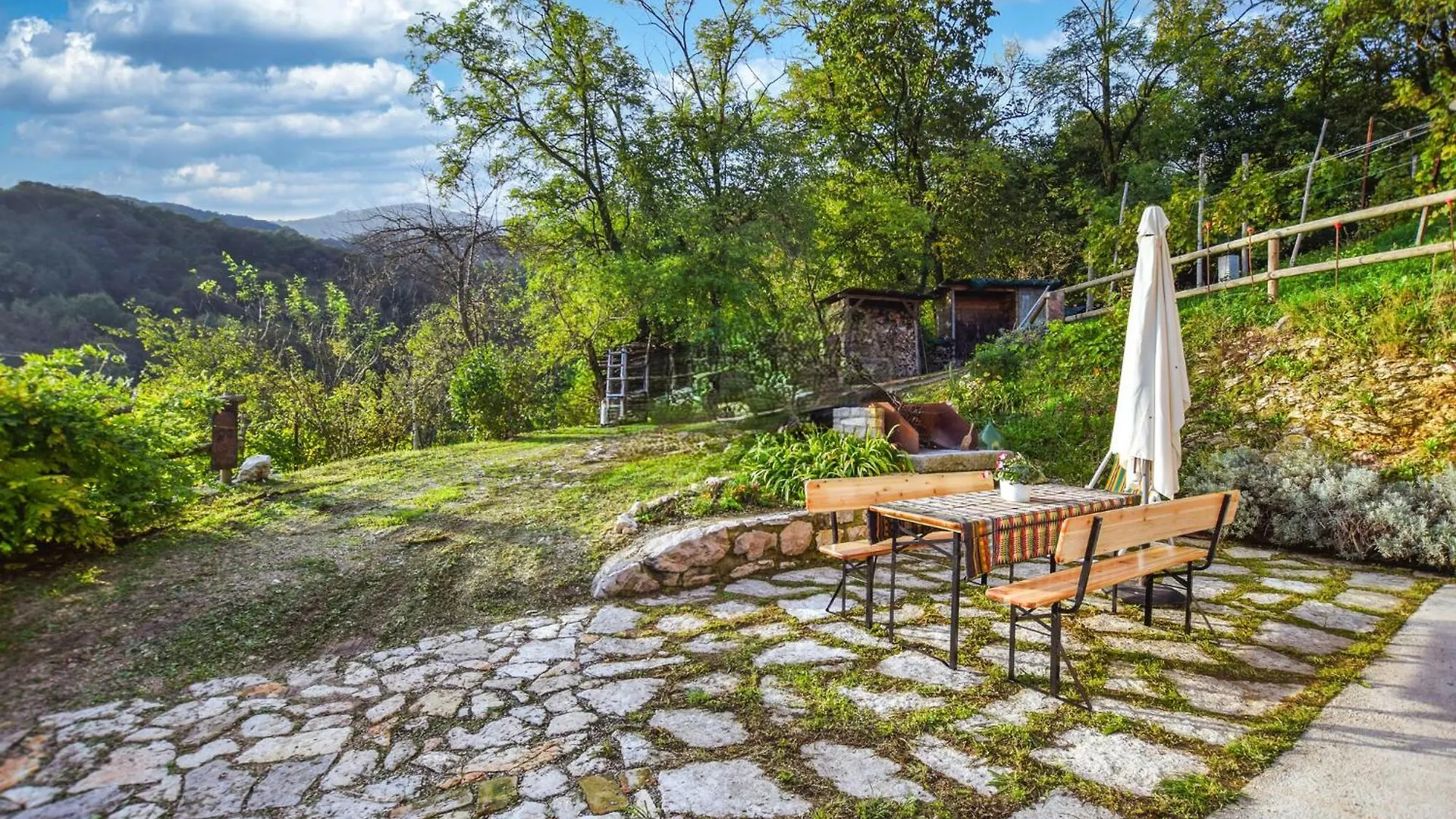 Awesome Home In Miane With Wifi